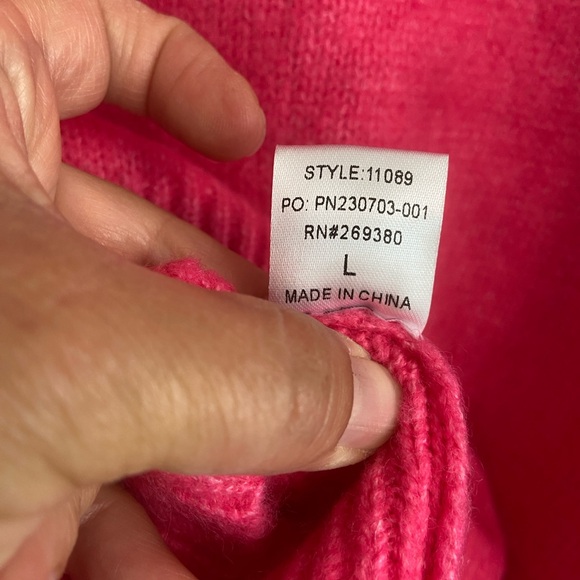 No Rest For Bridget Oversized Boxy Sweater Size Large Pink V-Neck Cozy NWT - Picture 6 of 7